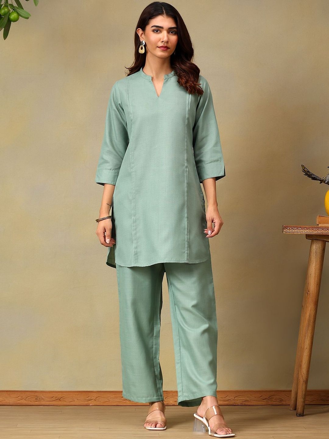 Bani Women Solid Tunic with Trousers