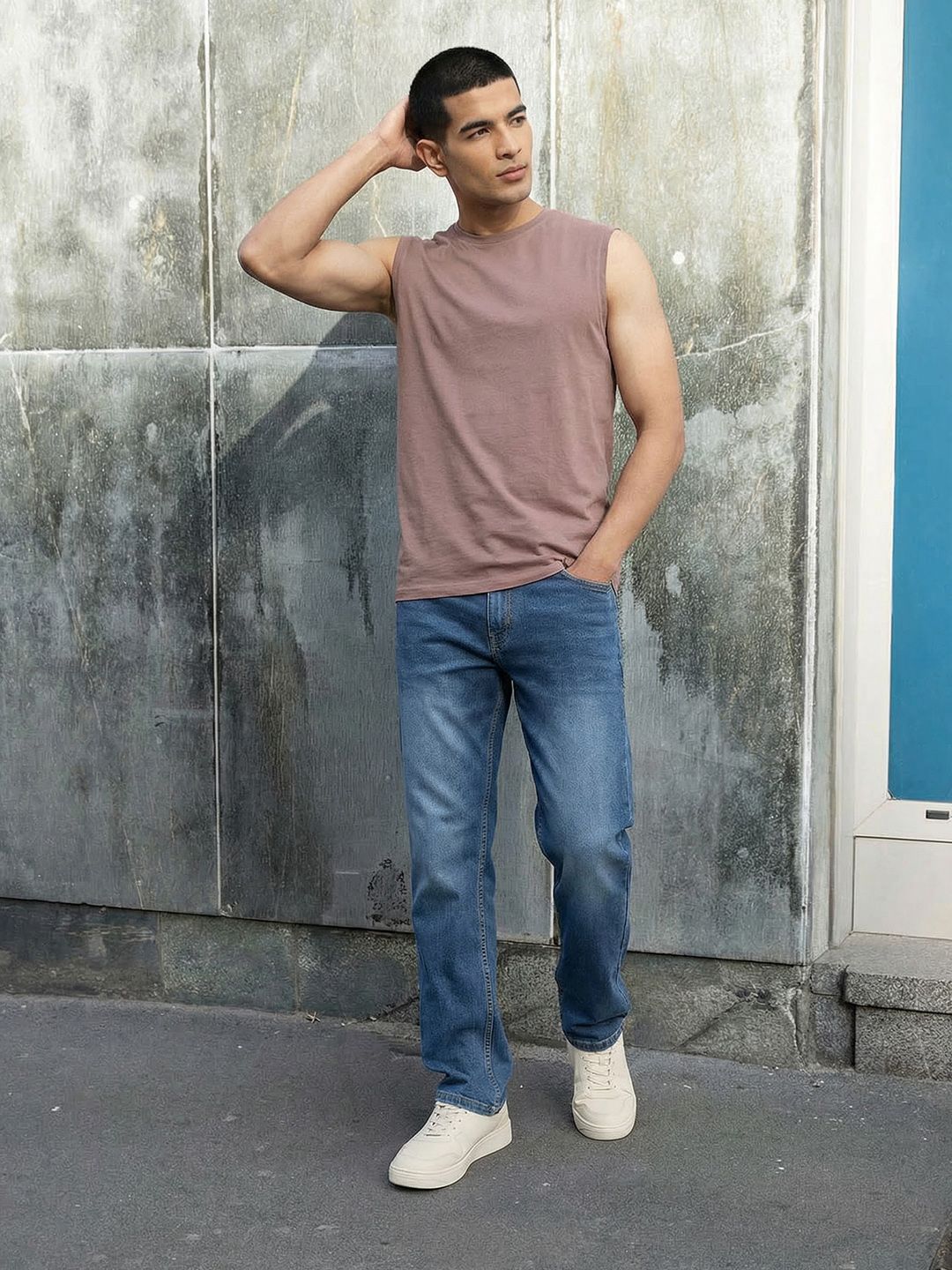 The Roadster Life Co. Men Straight Fit Mid-Rise Light Fade Stretchable Jeans