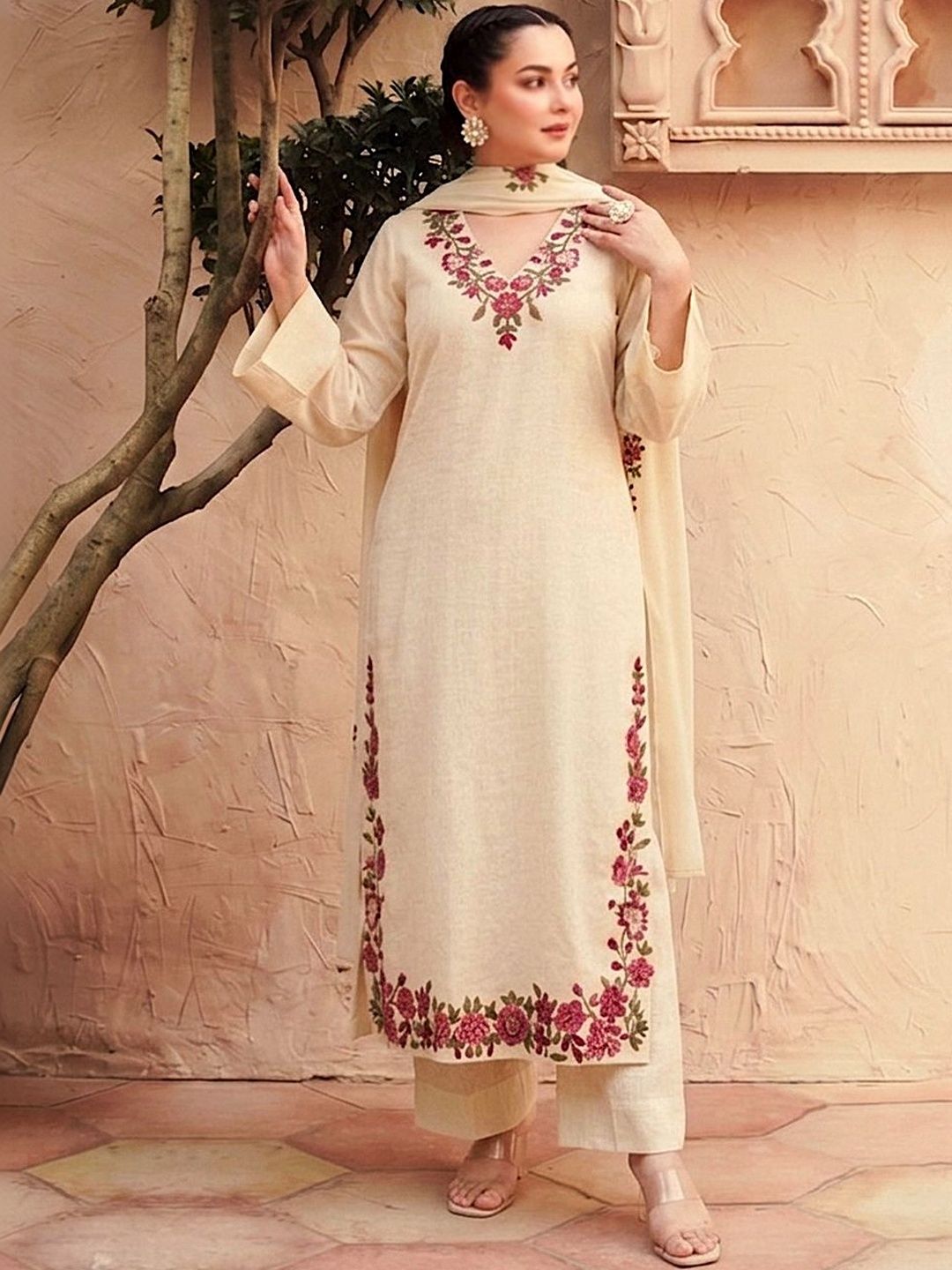 Aaghnya Floral Embroidered V-Neck Thread Work Straight Kurta With Trousers & Dupatta