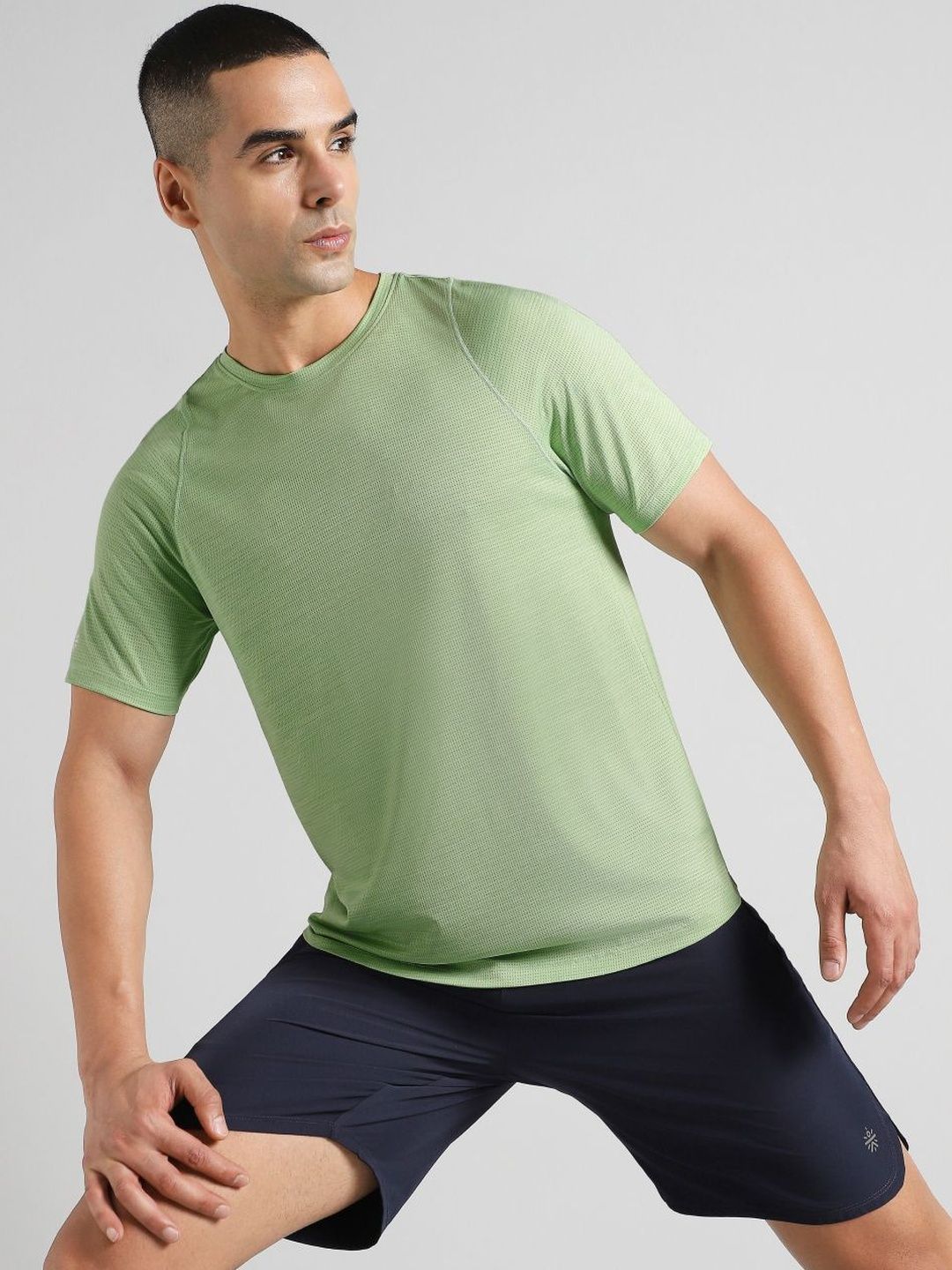CULT Men's Green Training Elevate Sculpt T-shirt