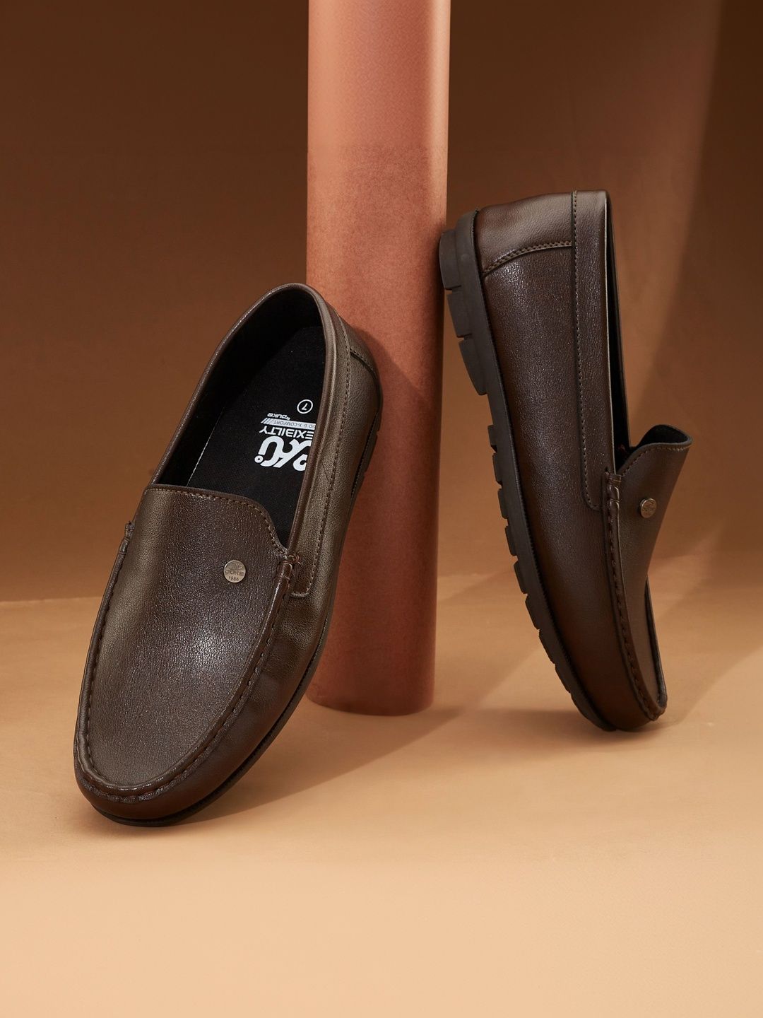 Duke Men Textured PU Round Toe Loafers