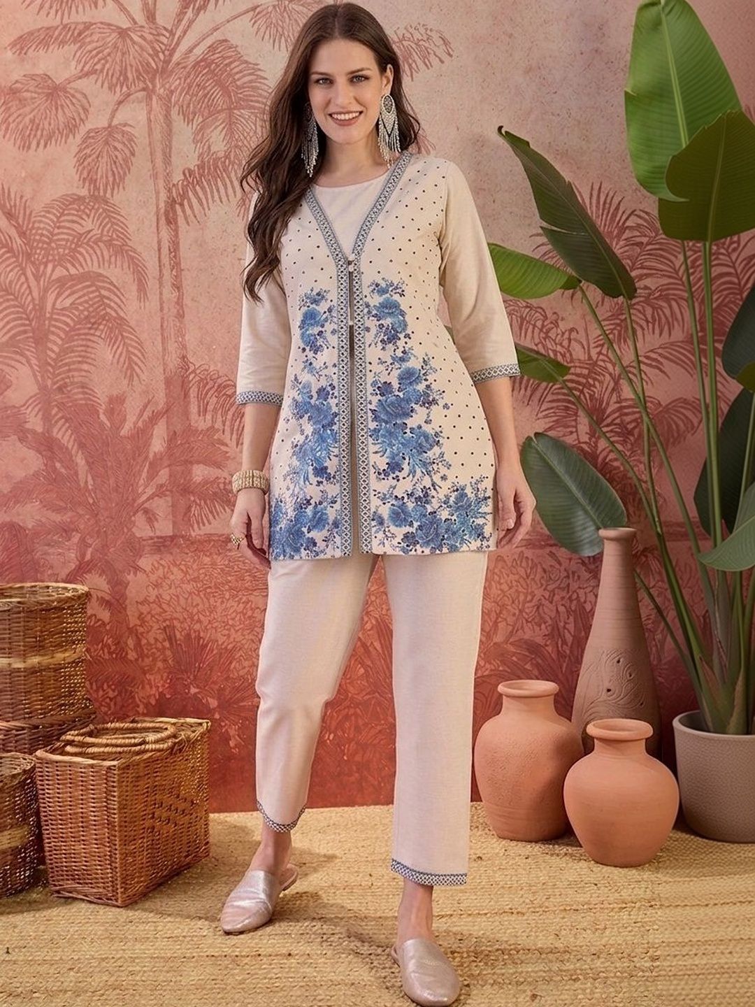 Sangria Women Floral Printed Co-Ords Set With Floral Printed Jacket