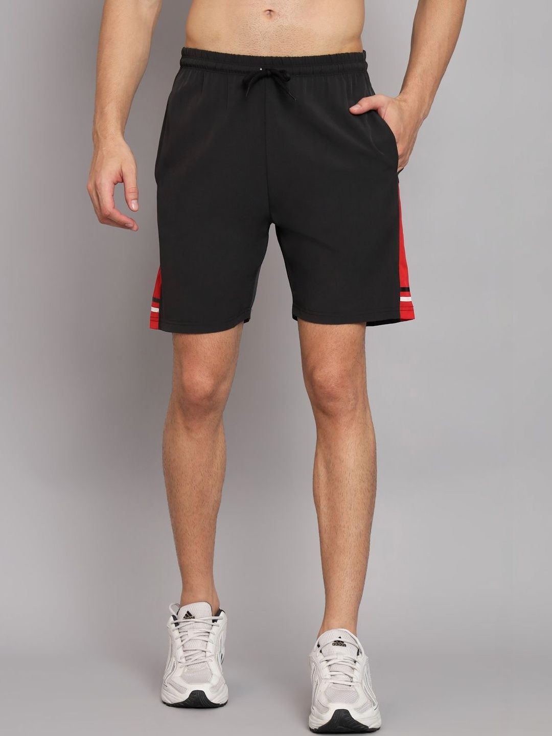 ATIGIANO Men Colourblocked Sports Shorts Technology