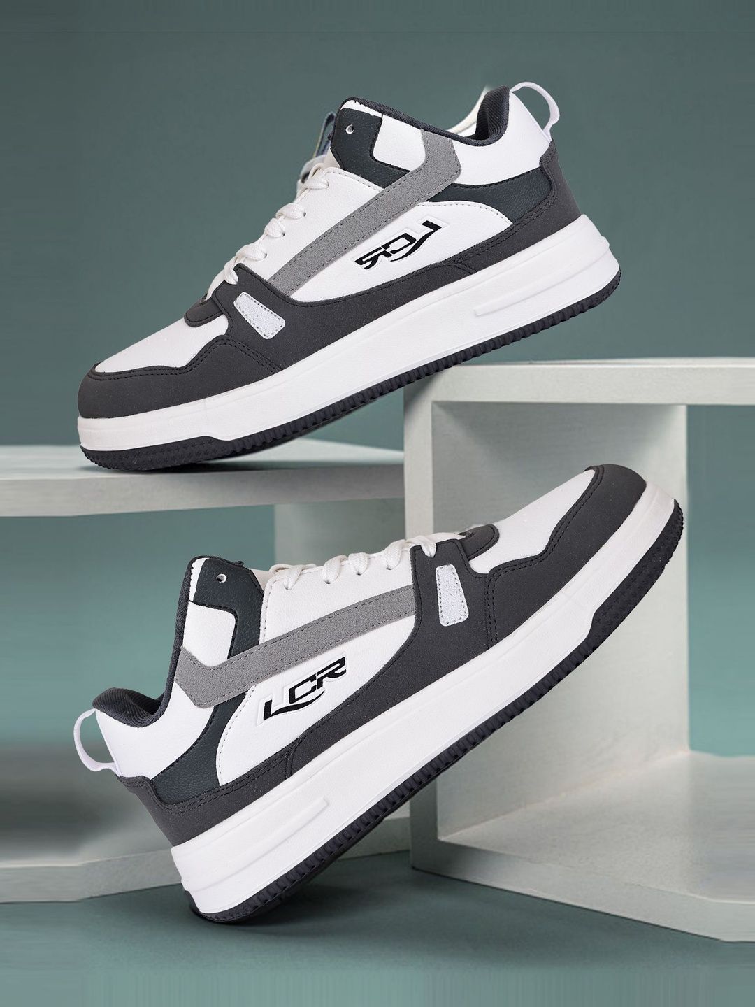 Lancer Men Colourblocked Sneakers
