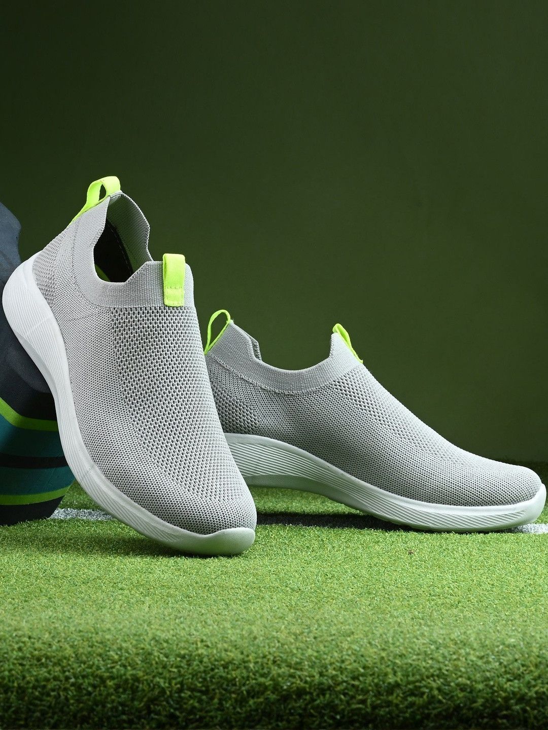 Roadster Men Running Non-Marking Shoes
