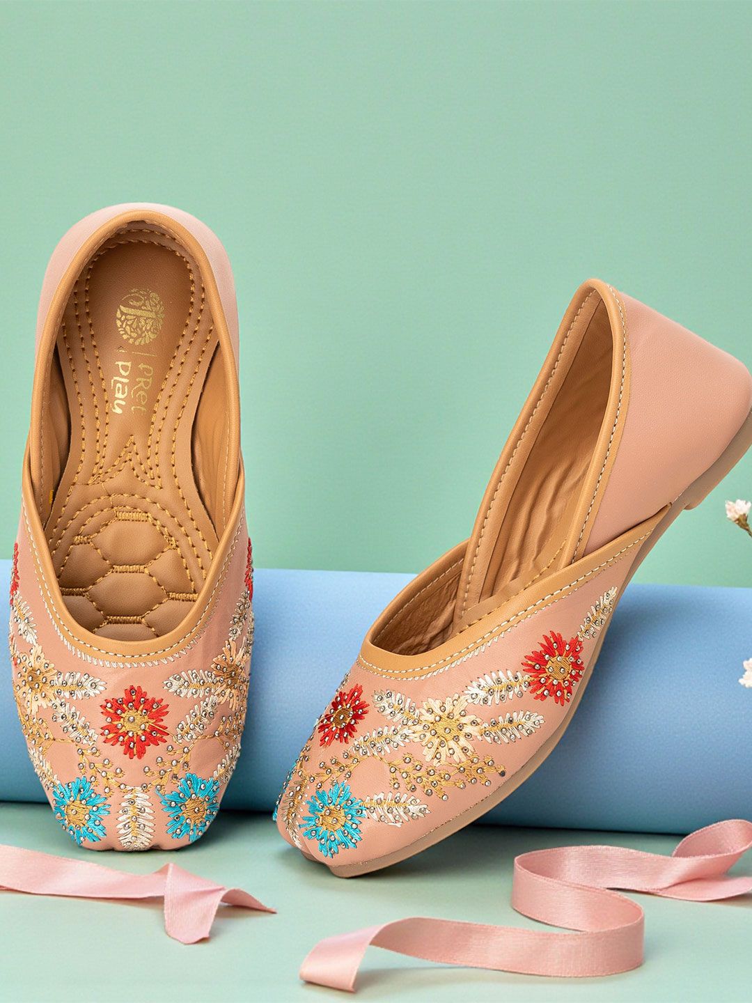 Freeplay Freeplay Girls Synthetic Leather Embellished Mojaris Flats