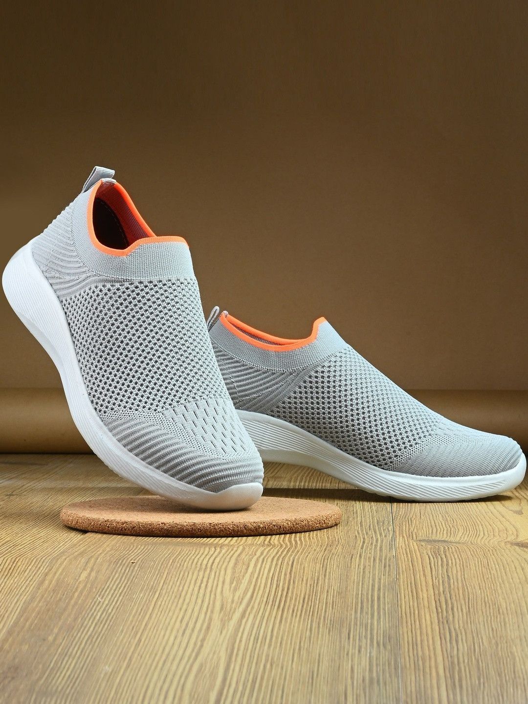 Roadster Men Running Non-Marking Shoes