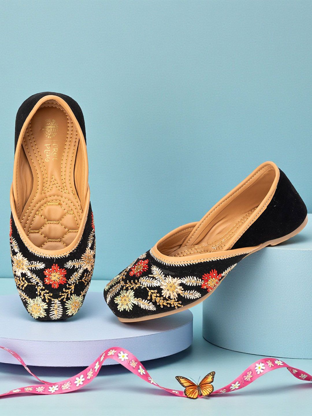 Freeplay Girls Black Ethnic Synthetic Embroidered Mojaris Flats