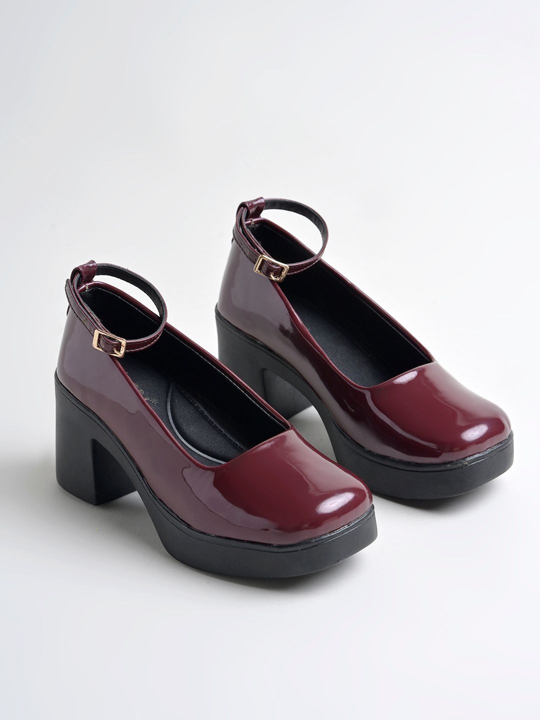 SZN SZN Block Pumps with Buckles