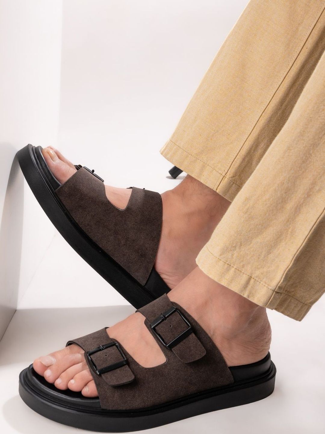 House of Pataudi House of Pataudi Men Slip-On Comfort Sandals