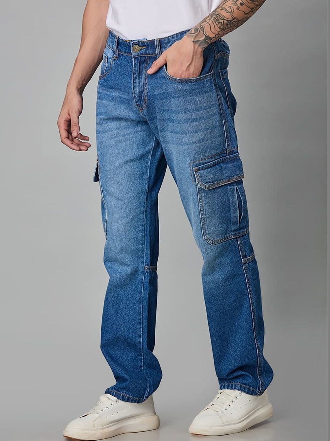 Klub Fox Men Straight Fit Mid-Rise Light Fade Jeans