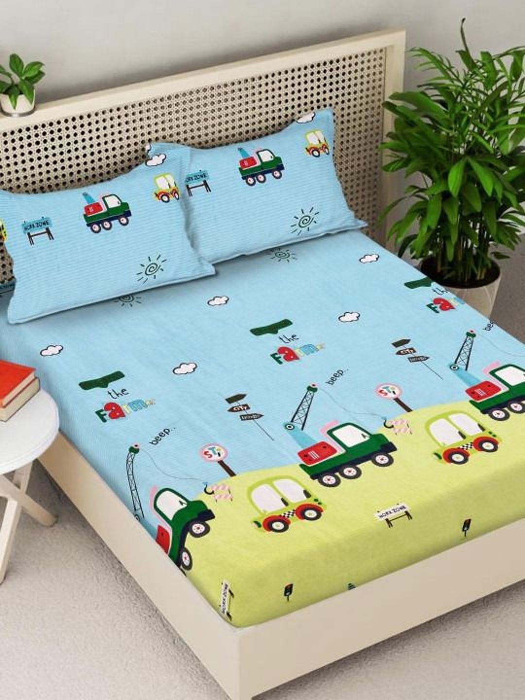 LUZDECOR Sea Green & Yellow Cartoon Characters Microfiber Queen Bedsheet Set 2.29m x 2.54m