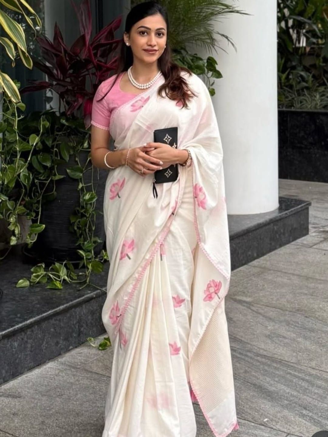 HERE&NOW Floral Pure Cotton Jamdani Saree