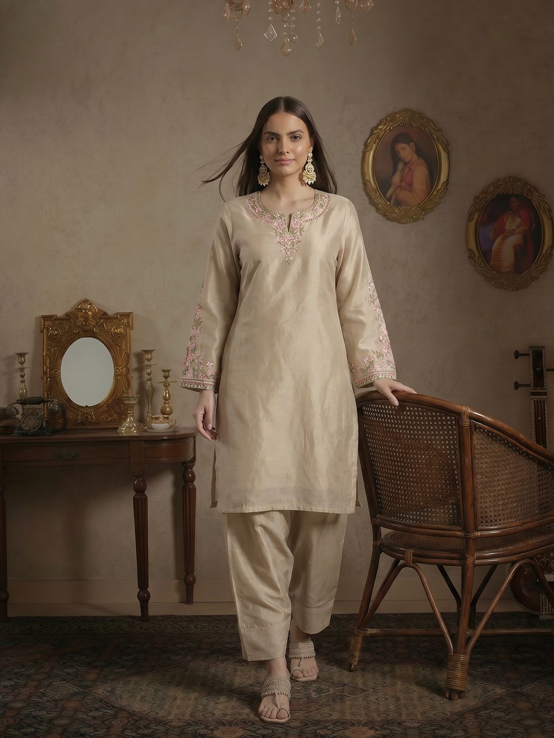 House of Pataudi Floral Embroidered Jashn Kurta With Trousers