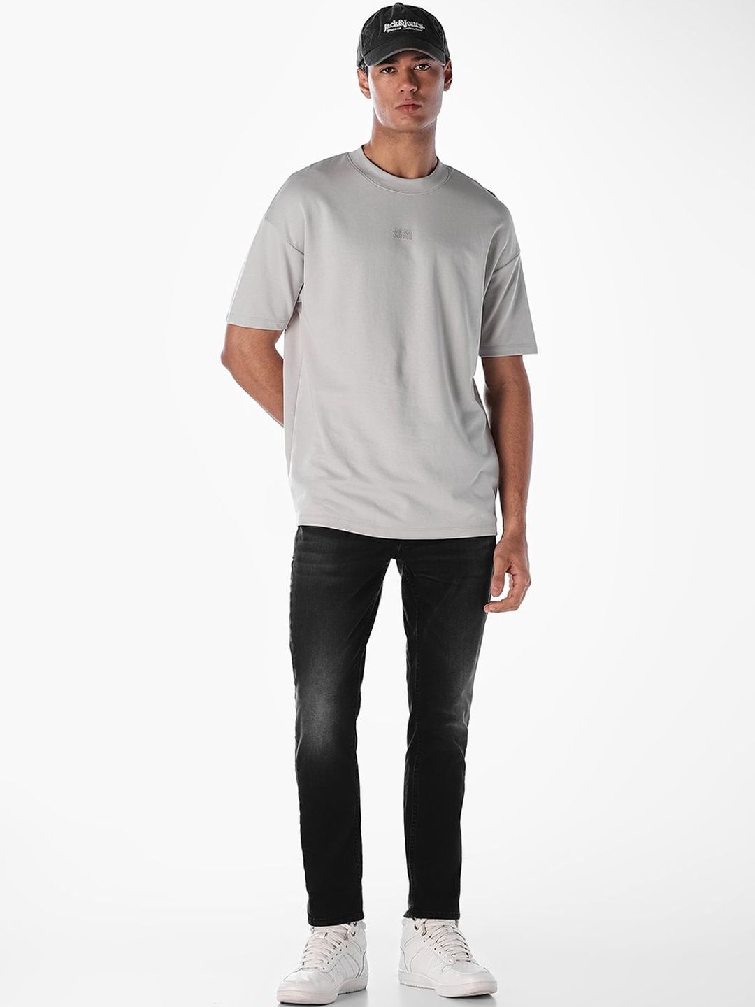 Slim Fit Mid-Rise Light Fade Stretchable Jeans