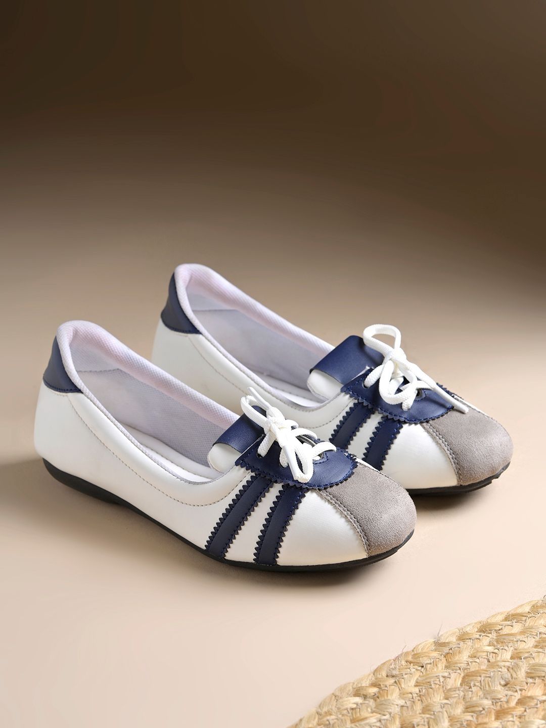 Shoetopia Round Toe Slip-On Ballerinas