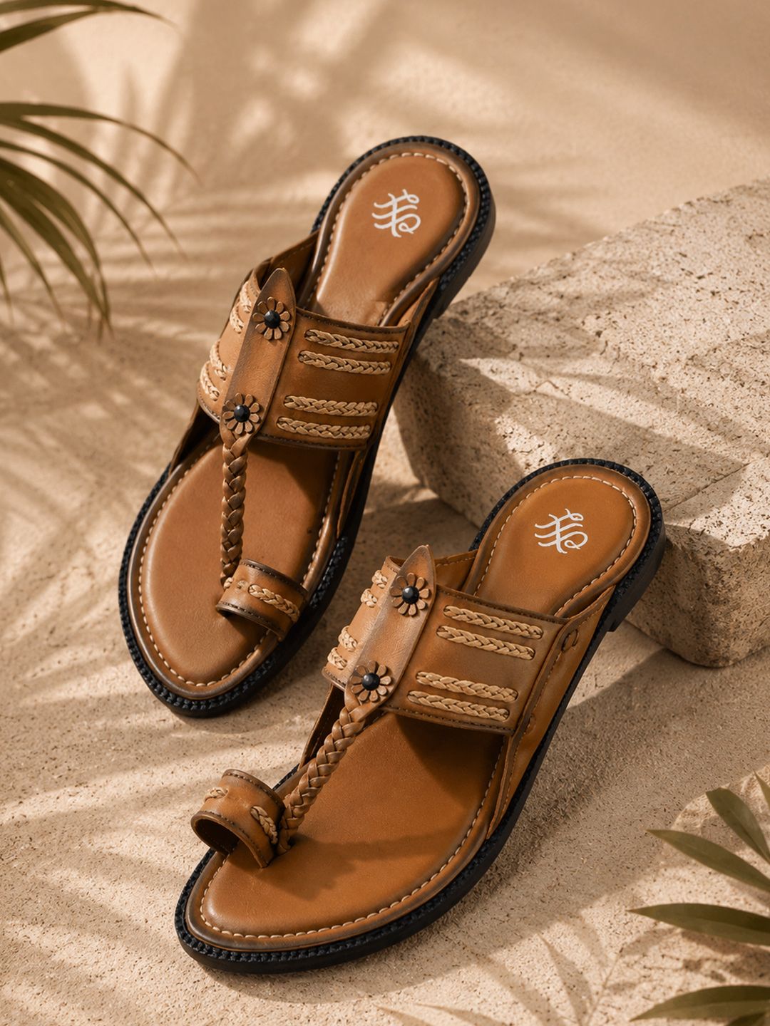 House of Pataudi Men Comfortable Footbed Laser Cut Kolhapuri Toe Ring Sandals