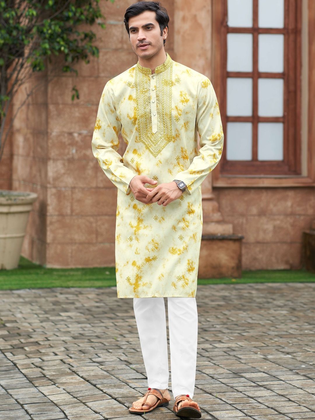 House of Pataudi Embroidered Mandarin Collar Knee Length Straight Kurtas