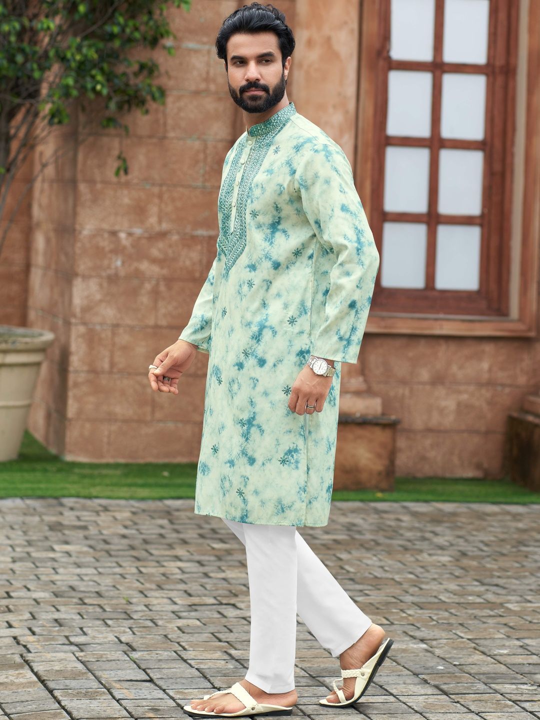 House of Pataudi Embroidered Mandarin Collar Knee Length Straight Kurtas