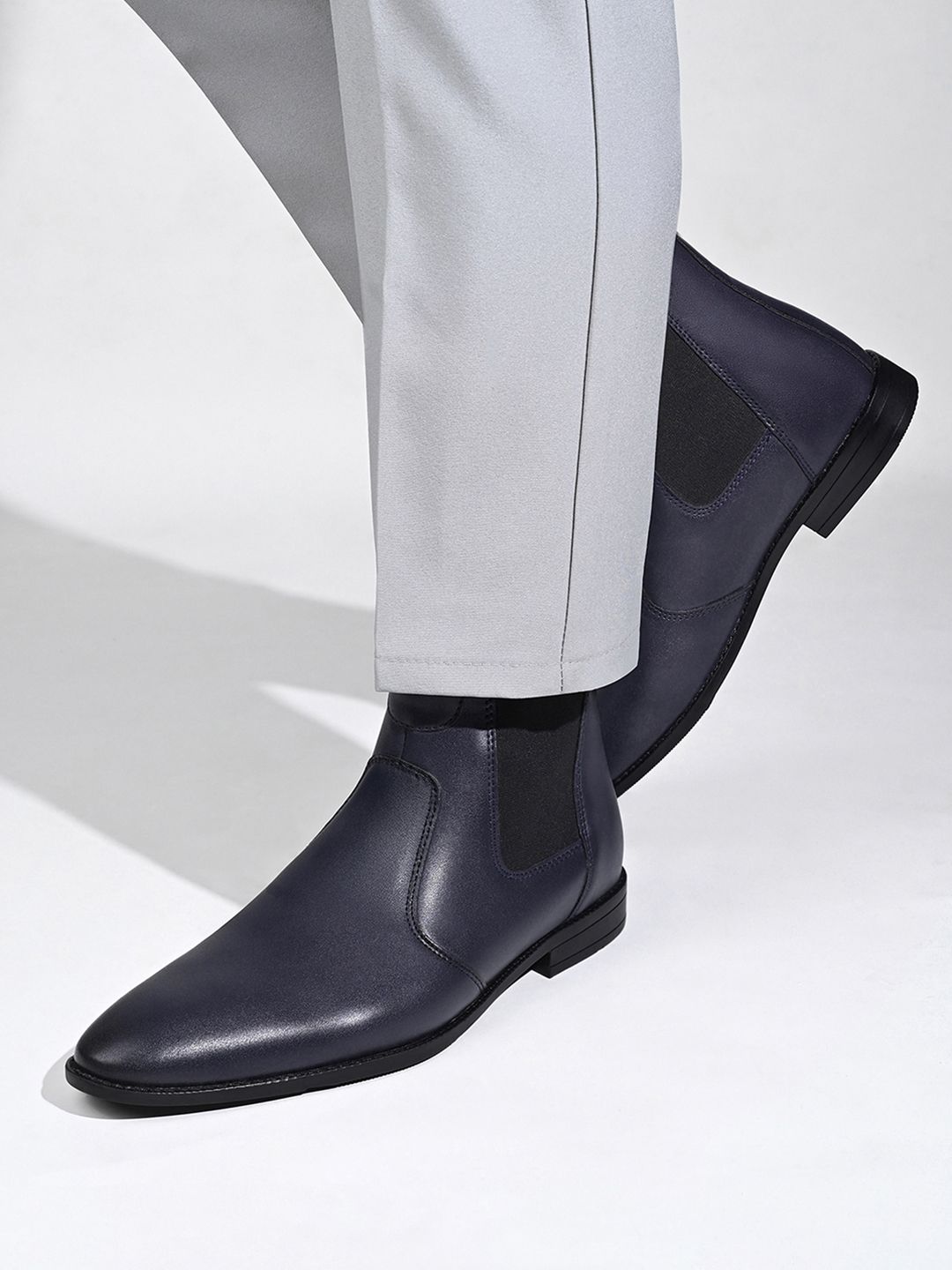 Buy LOUIS STITCH Men Jet Black Mid-Top Chelsea Boots - Boots for