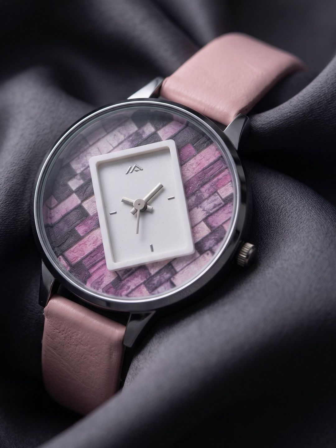 VIRAKTI Women Brass Patterned Dial & Leather Straps Analogue Watch G-71-PINK VIR