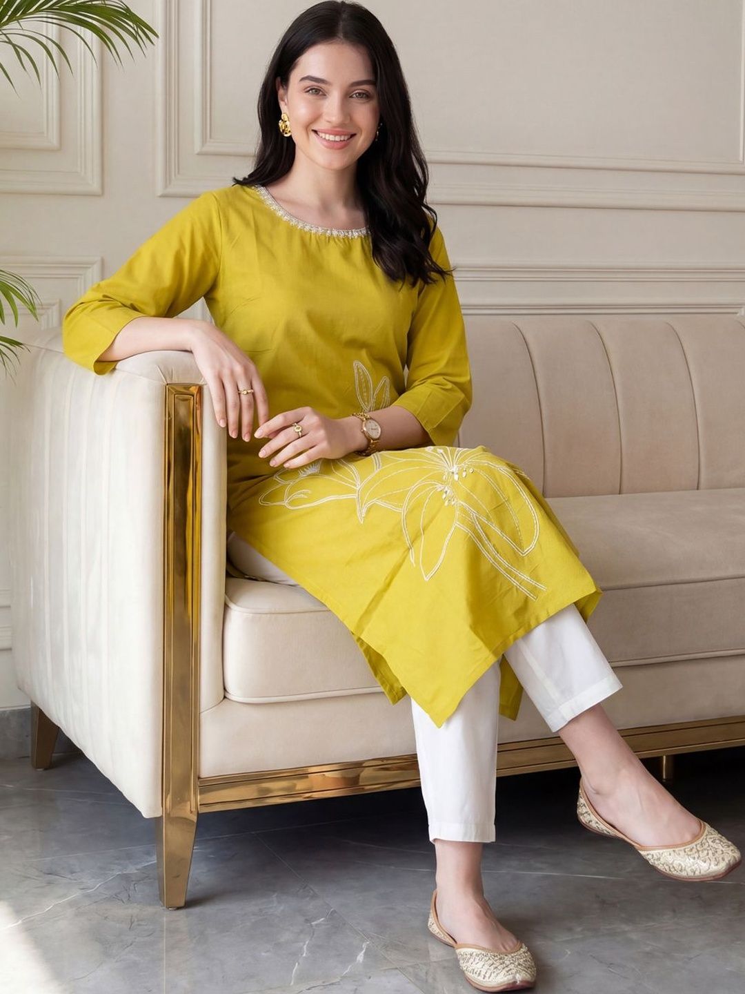 Indo Era Women Floral Embroidered Thread Work Floral Kurta