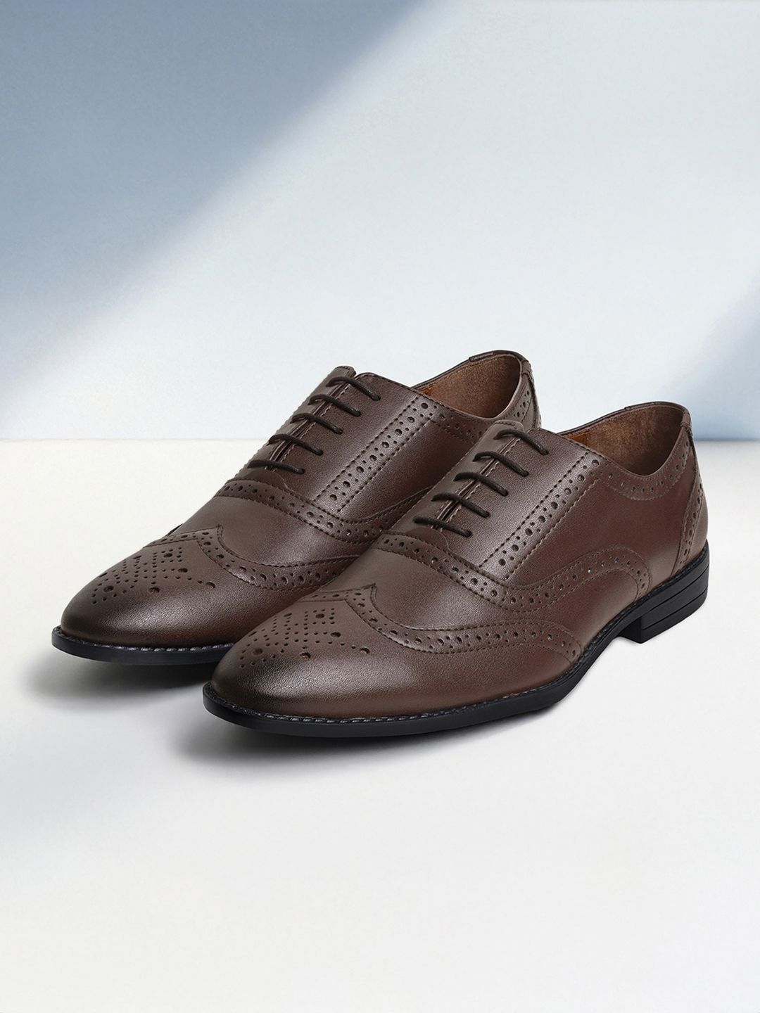 LOUIS STITCH 
Men Textured Formal Lace Up Brogue Shoes