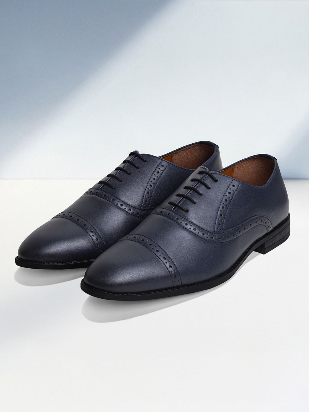 LOUIS STITCH 
Men Textured Formal Lace Up Oxford Shoes