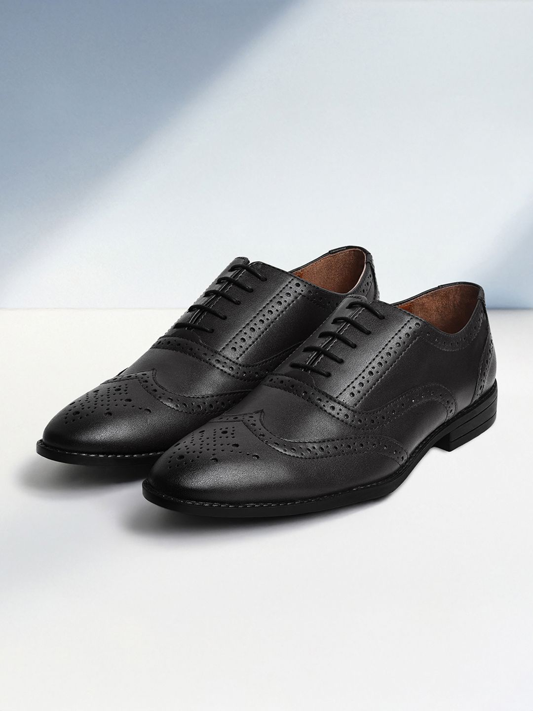 LOUIS STITCH Men Textured Formal Lace Up Brogue Shoes