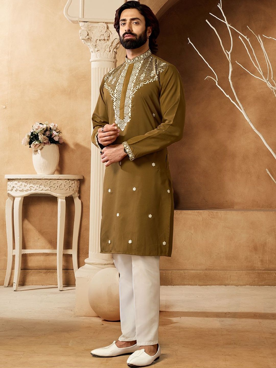 House of Pataudi Embellished Cotton Mandarin Collar Knee Length Straight Kurta