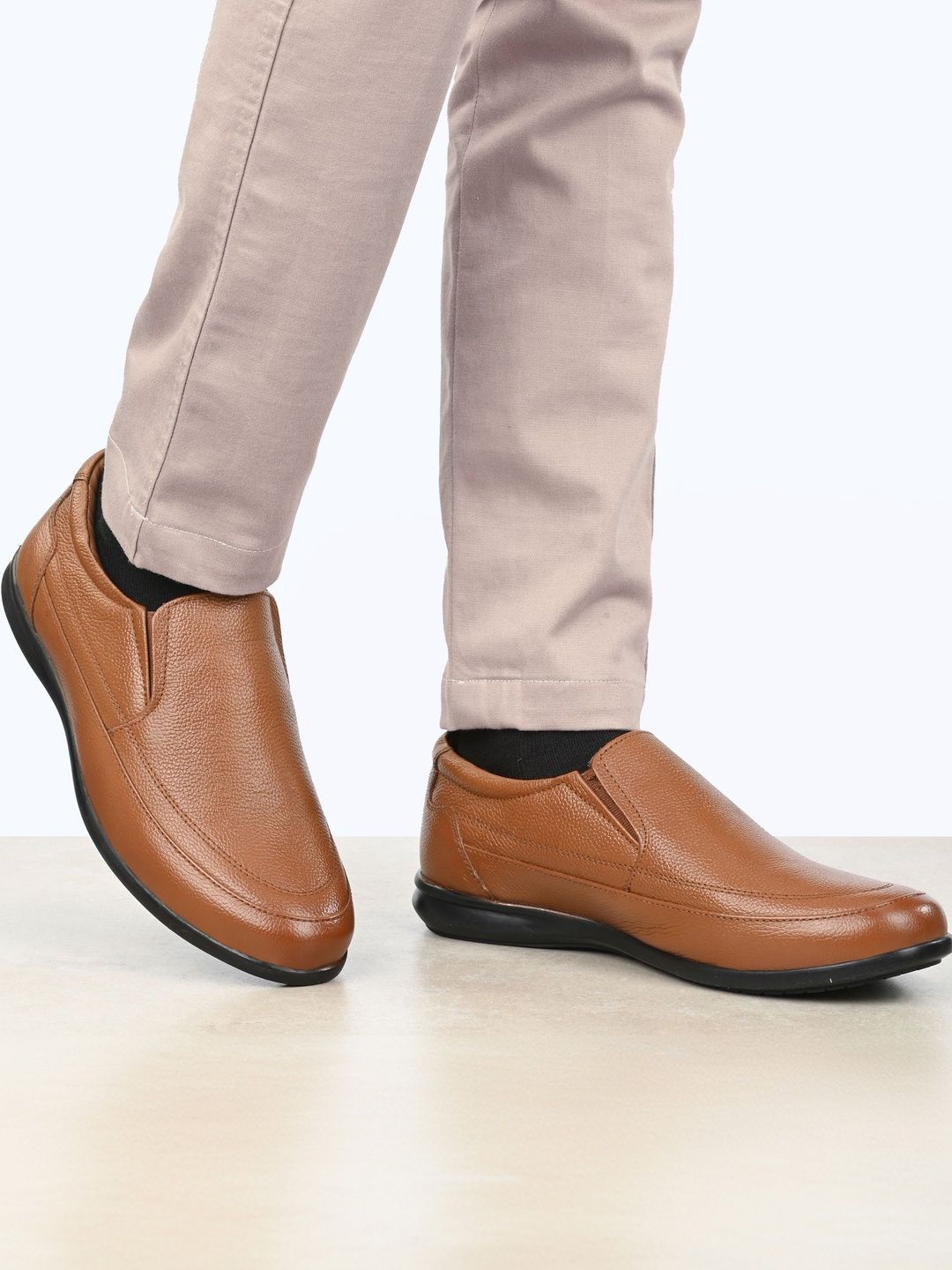 House of Pataudi House of Pataudi Men Textured Leather Round Toe Slip-On Slip-On Shoes Formal Shoes