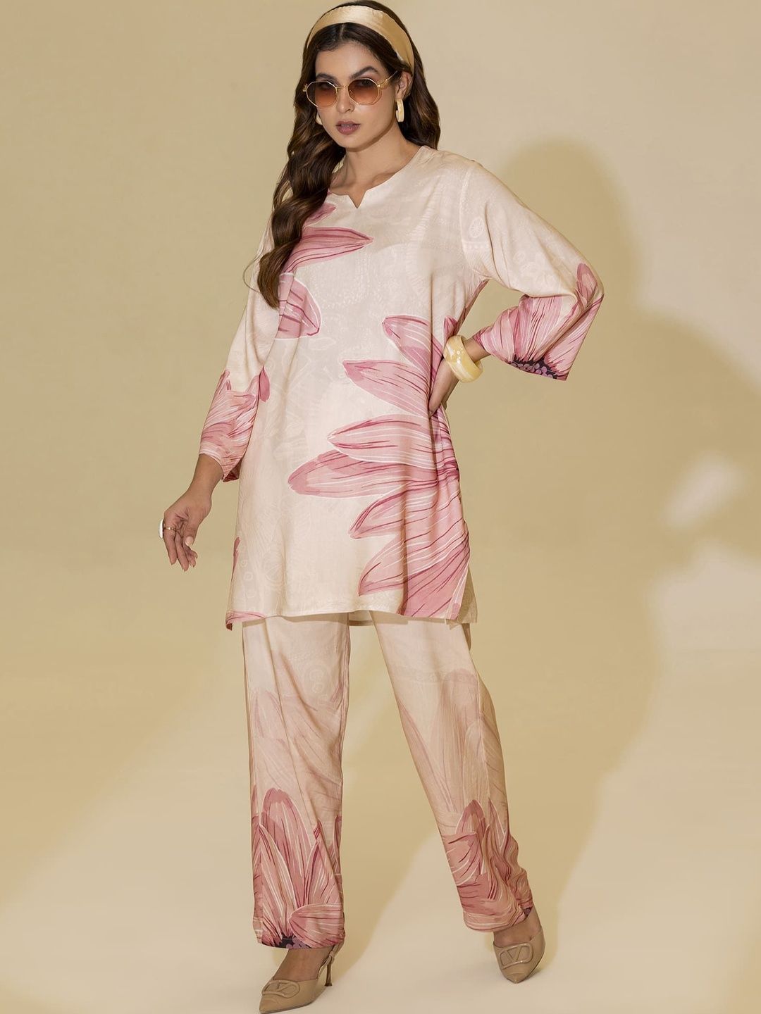 Women Printed Co-ord Set TITTLI Women Printed Round Neck Regular Fit Co-Ord Set