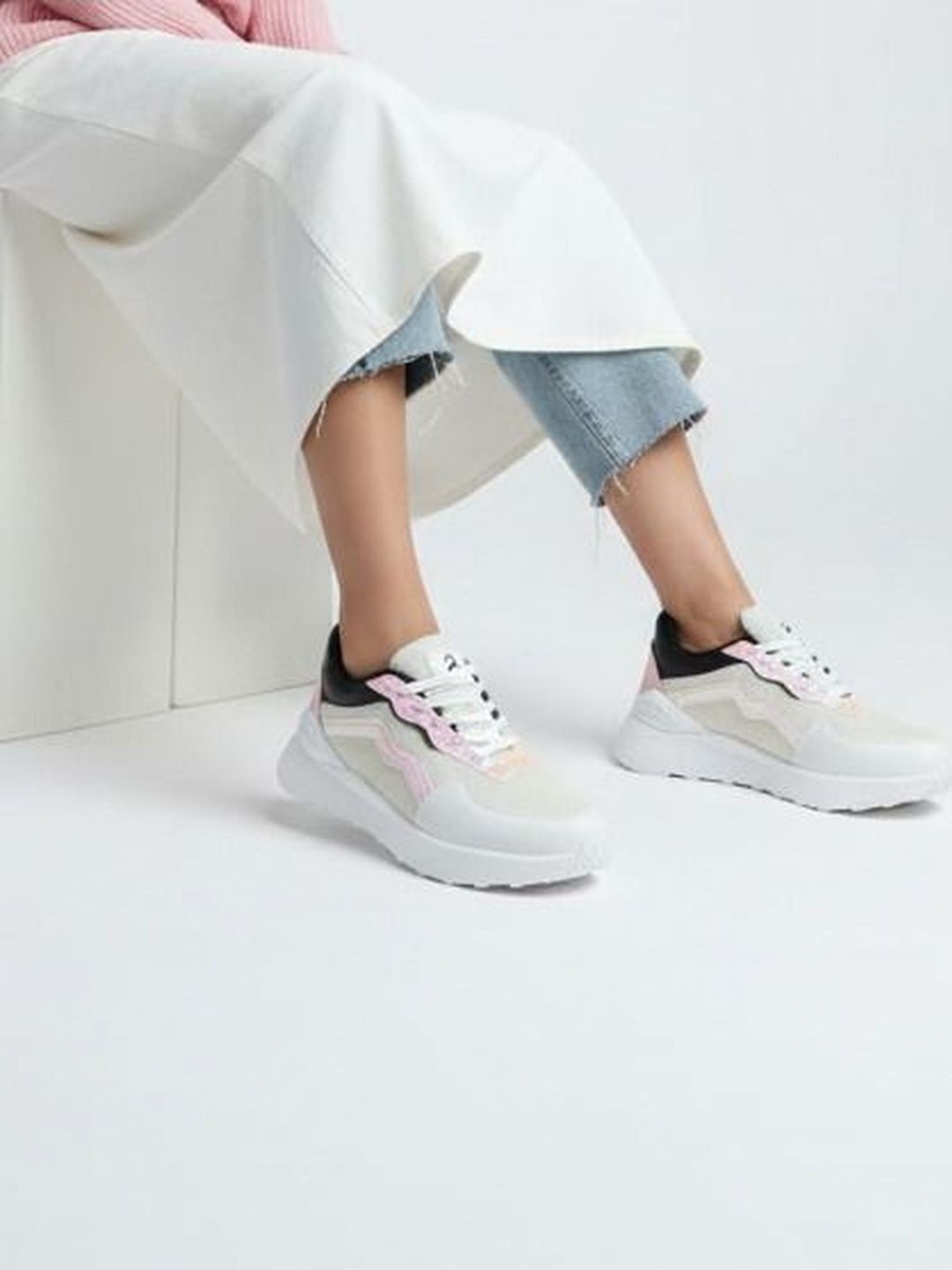 Akiko Women Colourblocked Sneakers