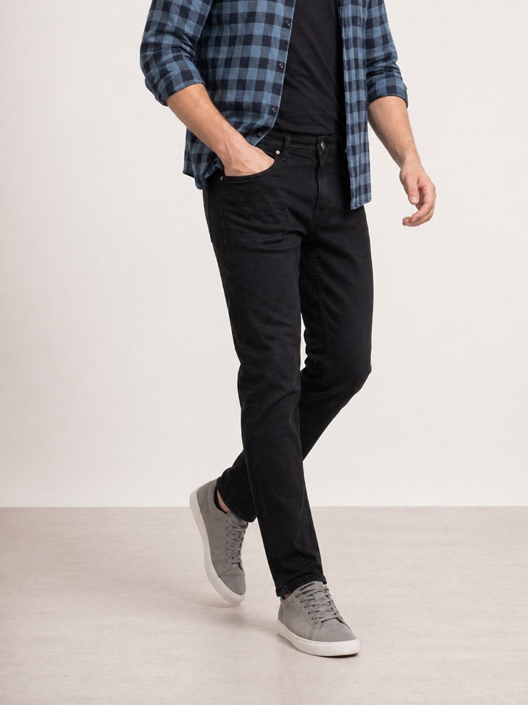 WROGN Men Straight Fit Light Fade Stretchable Jeans