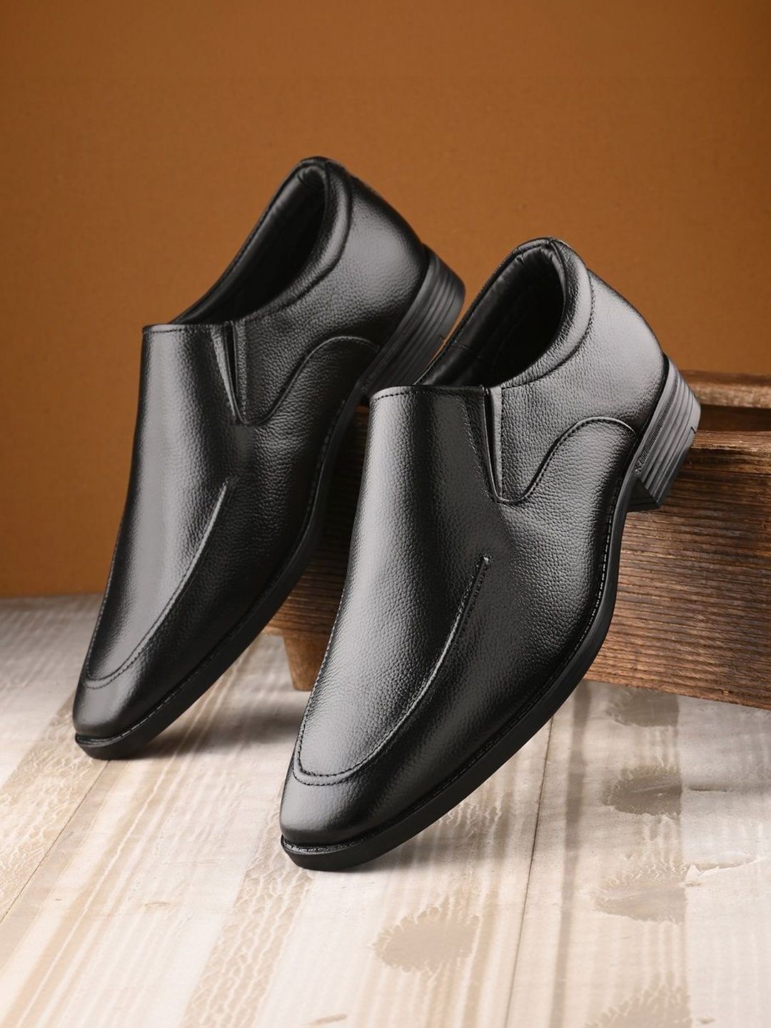 House of Pataudi Men Textured Leather Pointed Toe Slip-On Slip-On Shoes Formal Shoes