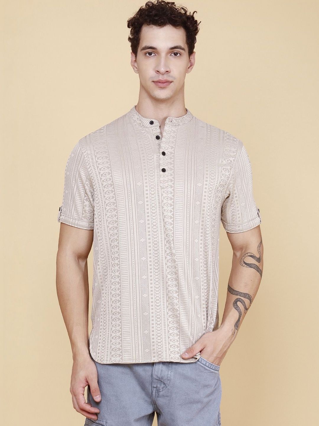 V-Mart Men Mandarin Collar T-shirt