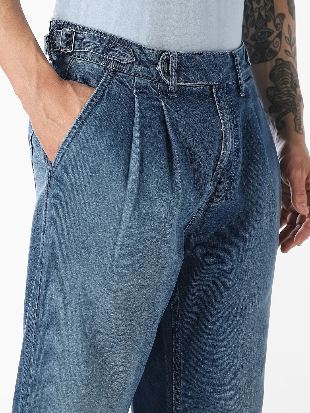 Slim Fit Mid-Rise Light Fade Cotton Jeans