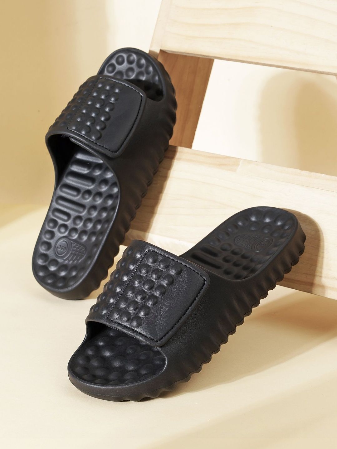 SCHOOZI Men Sliders
