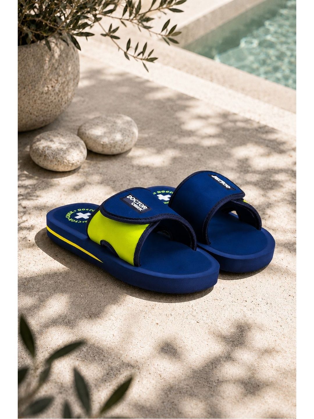CIBEK Men Colourblocked Sliders