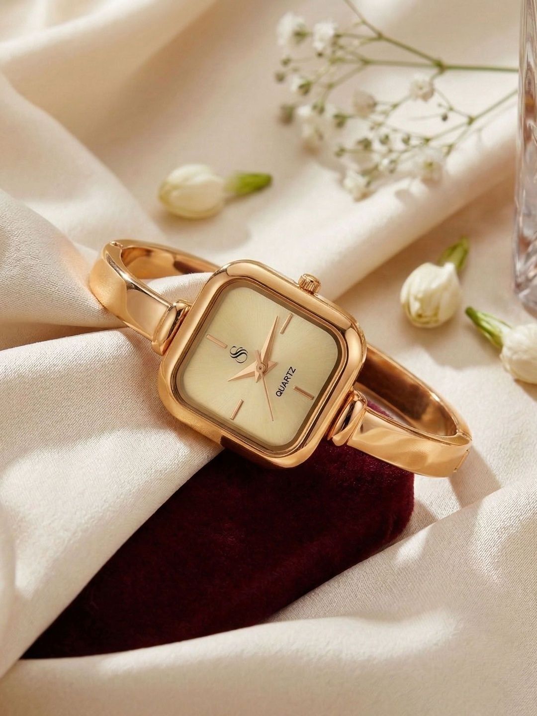 Shocknshop Women Dial & Bracelet Style Straps Analogue Watch WCH181Gold