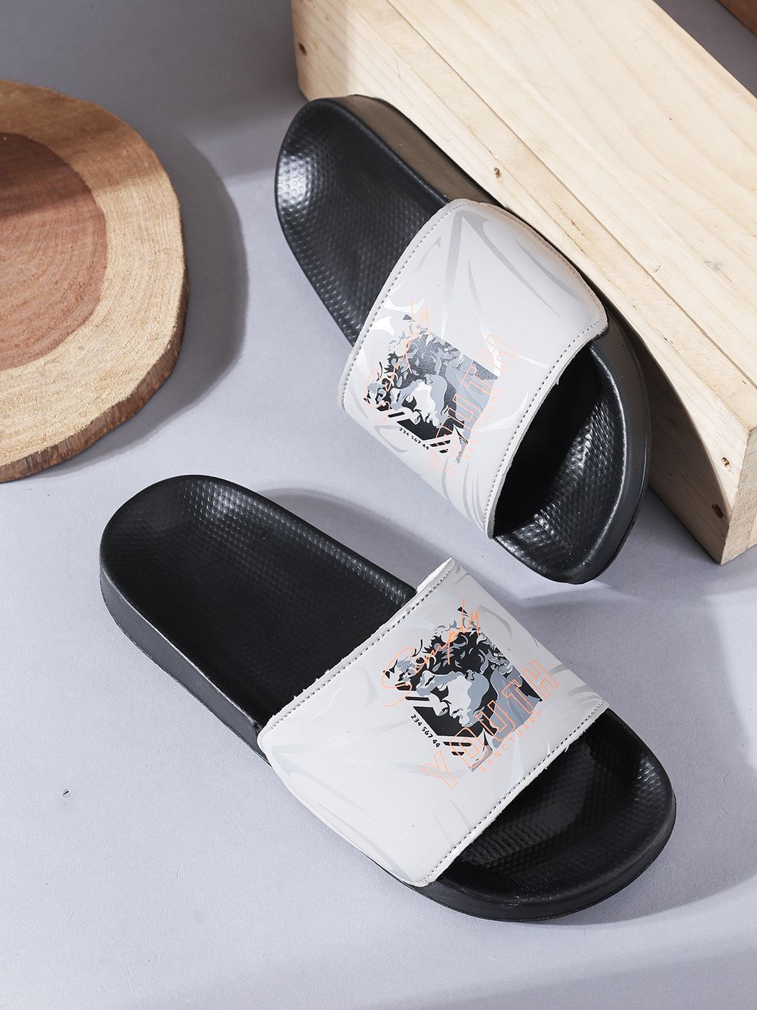 SCHOOZI Men Printed Sliders