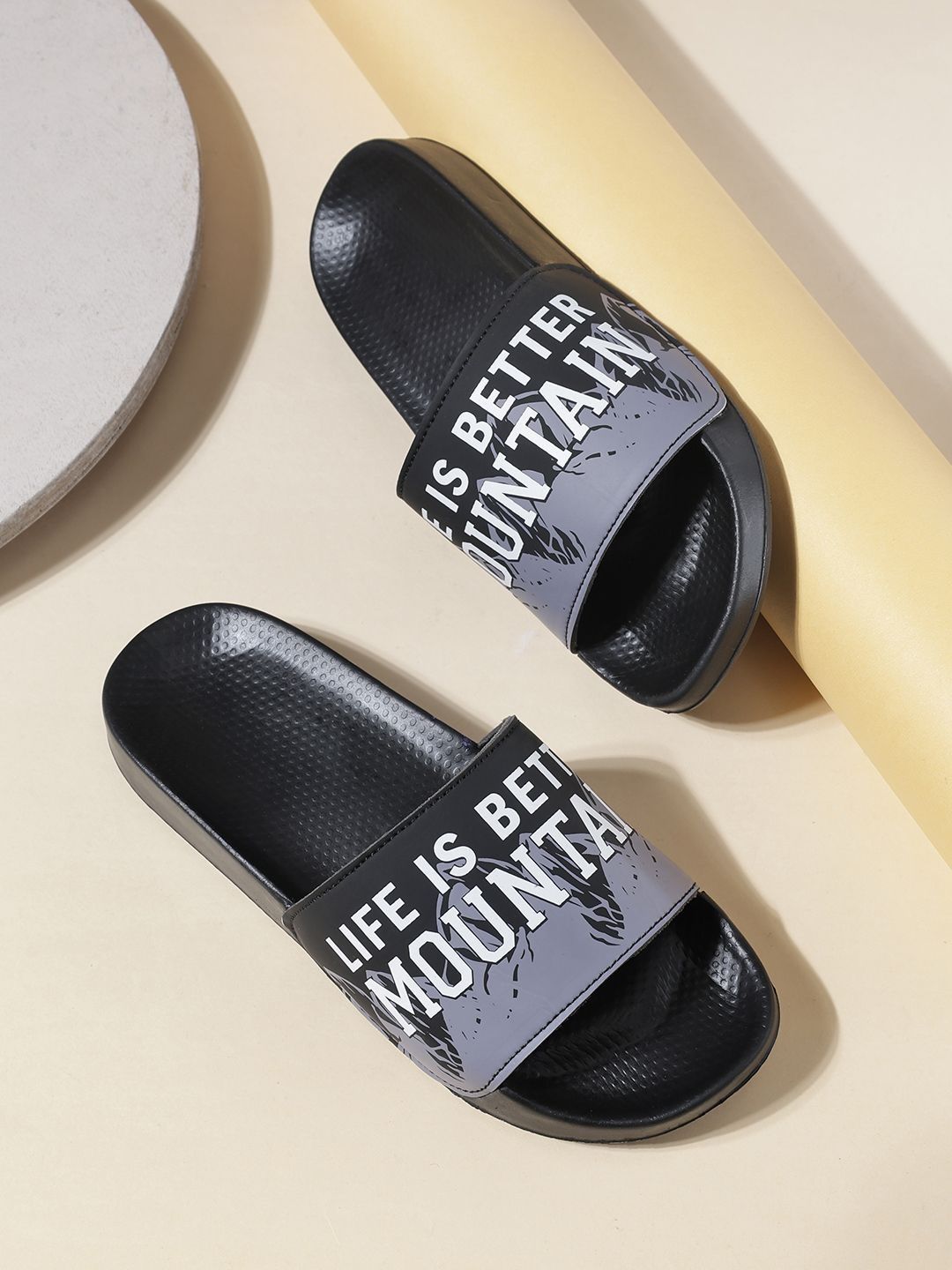SCHOOZI Men Printed Sliders