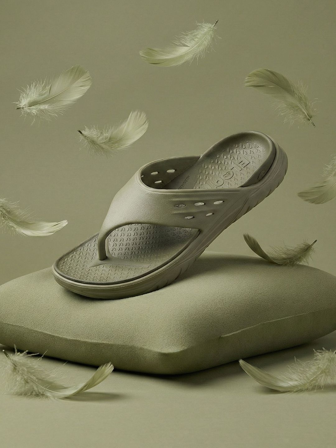 Floatz by Bata Men Lightweight Flip-Flops