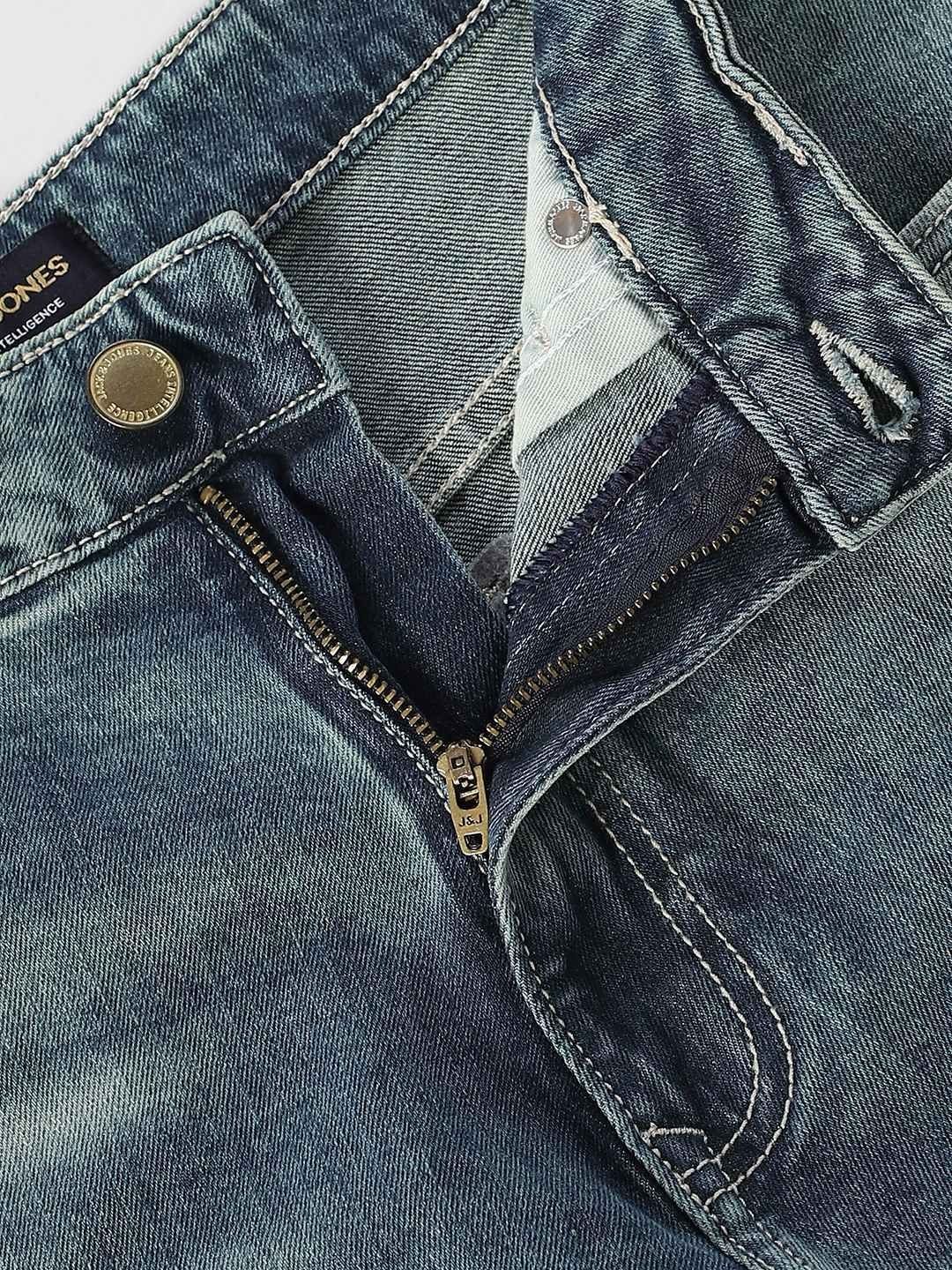 Wide Leg Low-Rise Light Fade Jeans