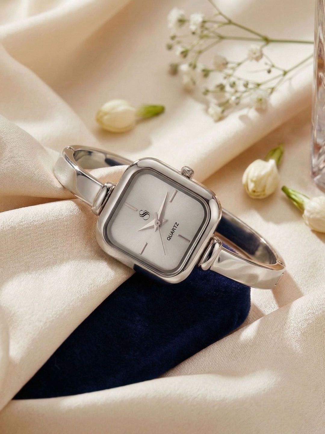 Shocknshop Women Dial & Bracelet Style Straps Analogue Watch WCH181Silver