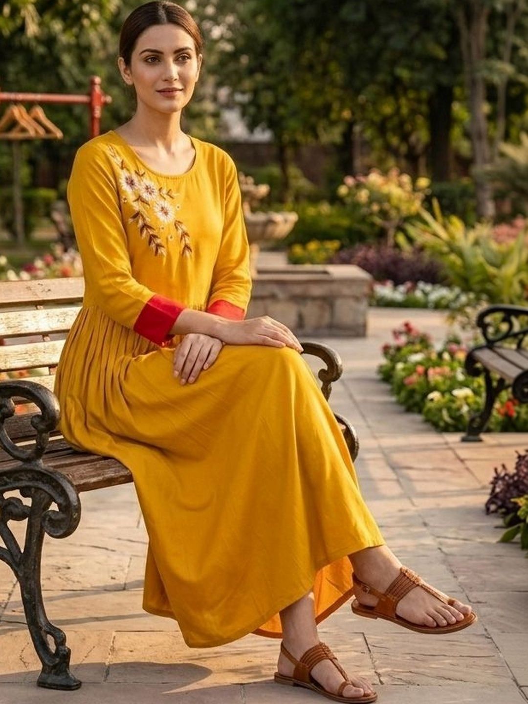 Anouk Floral Embroidered Thread Work Thread Work Panelled Kurti
