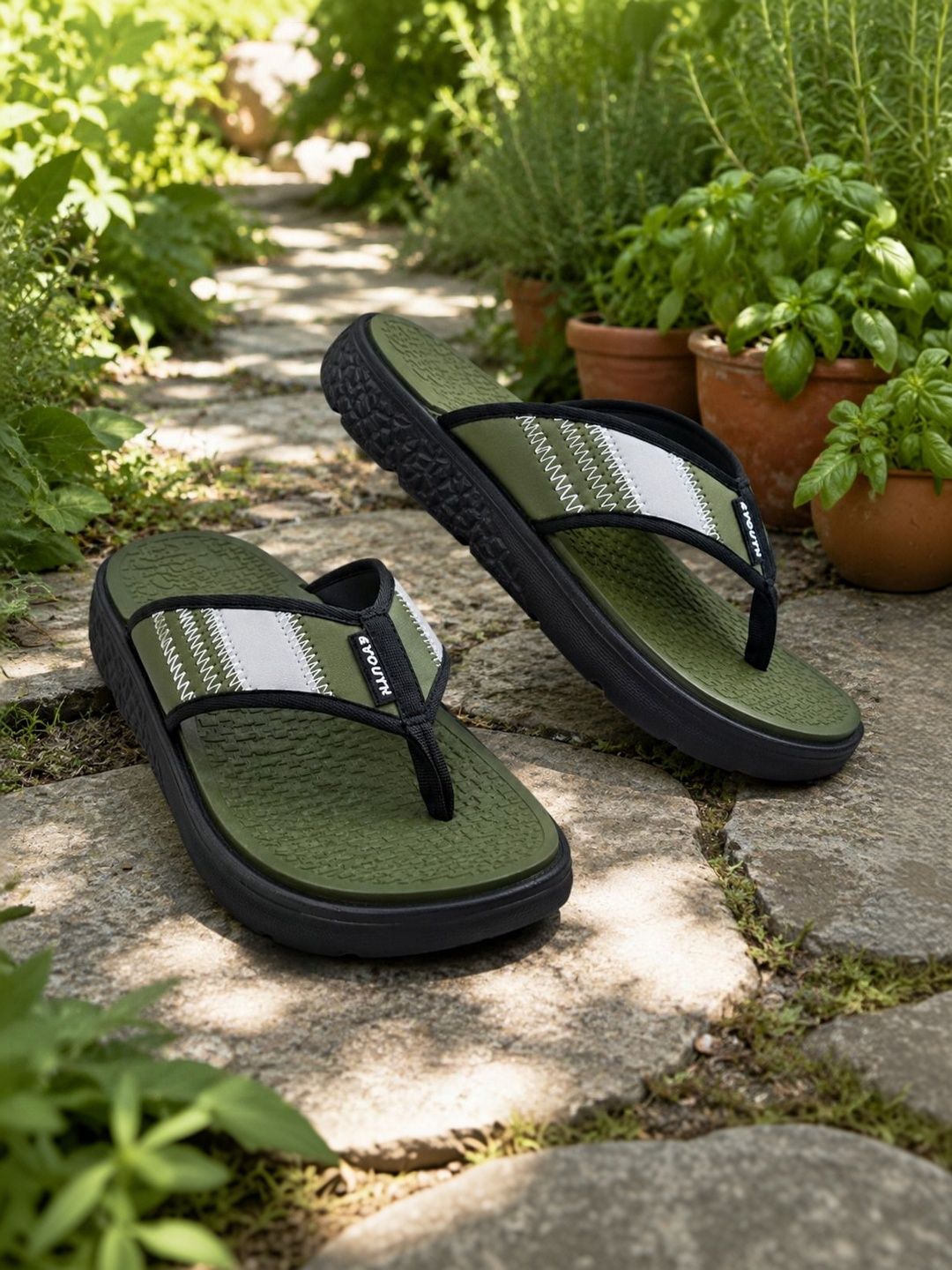 JOOTIYAPA Men Colourblocked Thong Flip-Flops