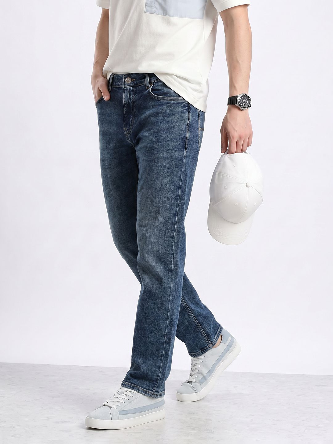 Aeropostale Men Regular Fit Heavy Fade Stretchable Jeans