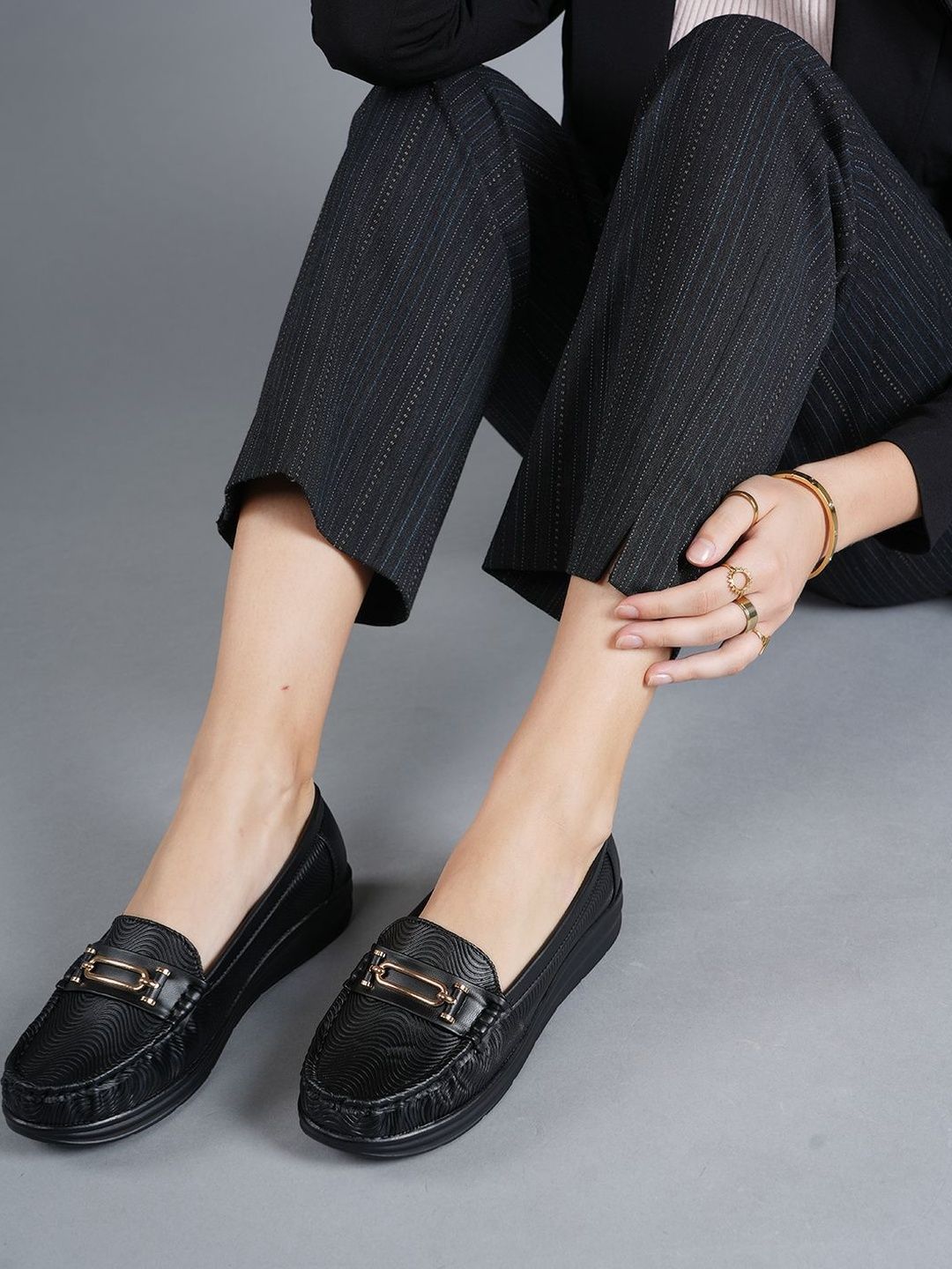DressBerry Women Textured Loafers