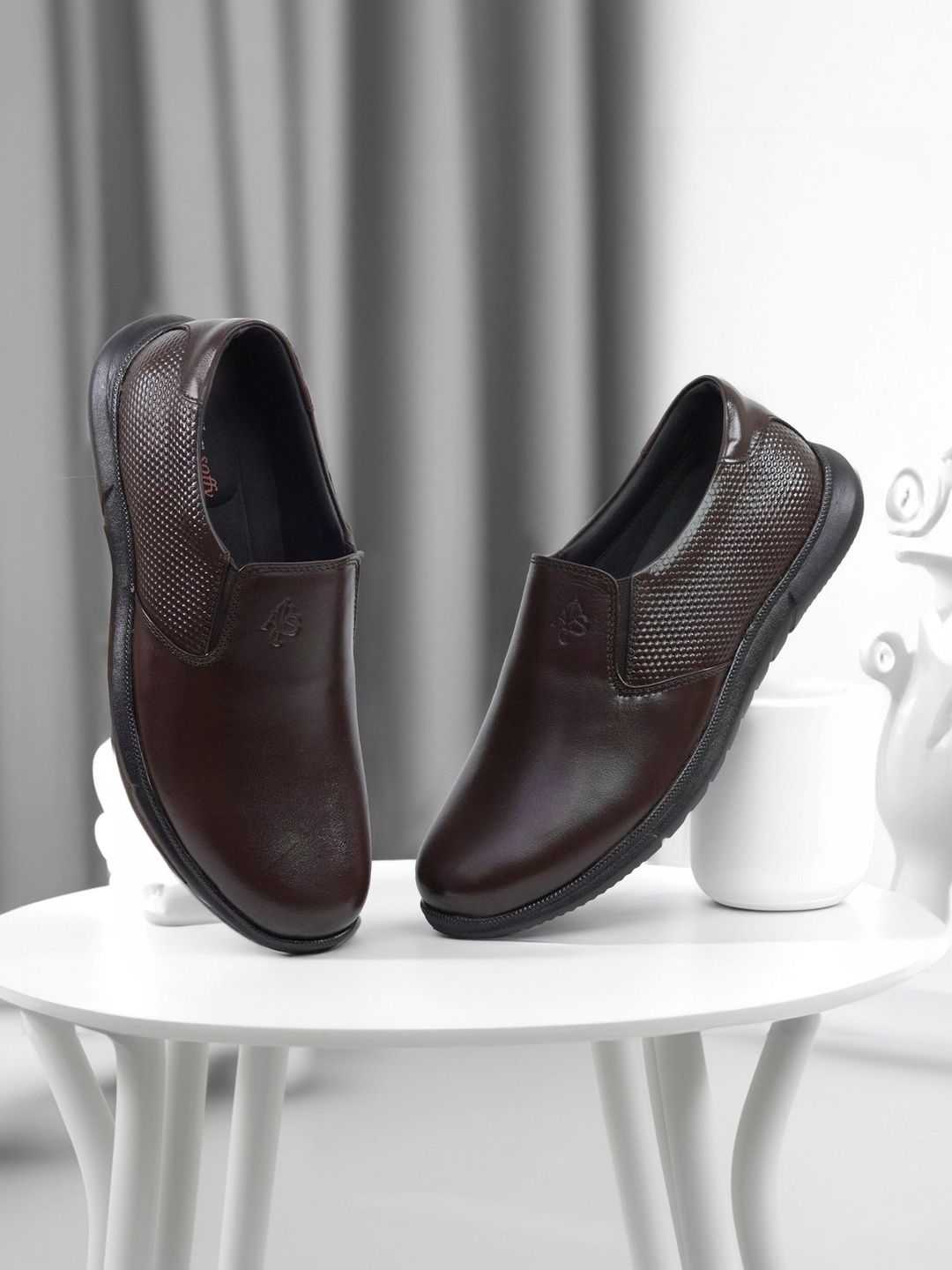 Botha Botha Men Textured Leather Round Toe  Formal  Slip-On Shoes